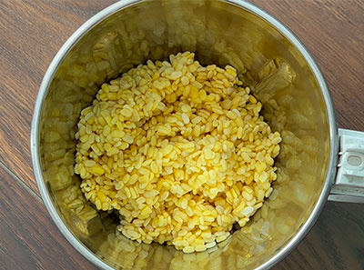 soaked moong dal in mixer grinder for ragi hesaru bele or mung dal dosa