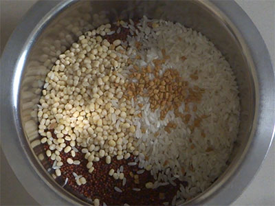 rice and dal for ragi uttappam or onion dosa recipe