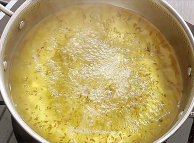 boiling water for rave sandige or rava fryum or sooji ka papad