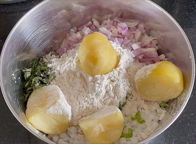 potato for sabbakki rotti or sabudana roti recipe
